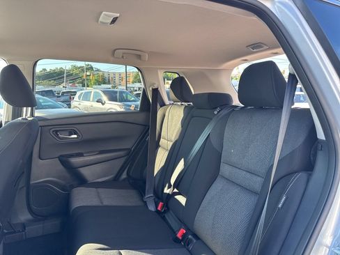 Used 2025 Nissan Rogue SV FWD image 22