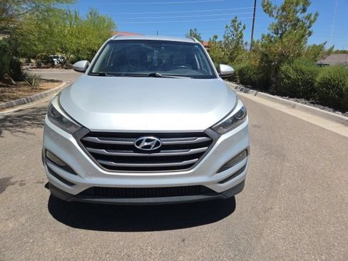 Used 2016 Hyundai Tucson Sport FWD image 2