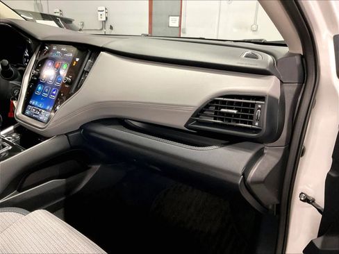 Used 2025 Subaru Outback Premium image 18
