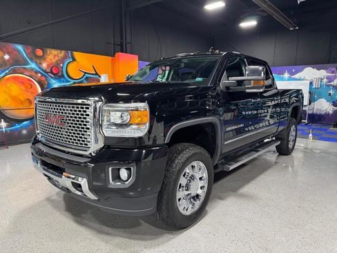 Used 2016 GMC Sierra 2500 Denali w/ Duramax Plus Package AWD/4WD image 1