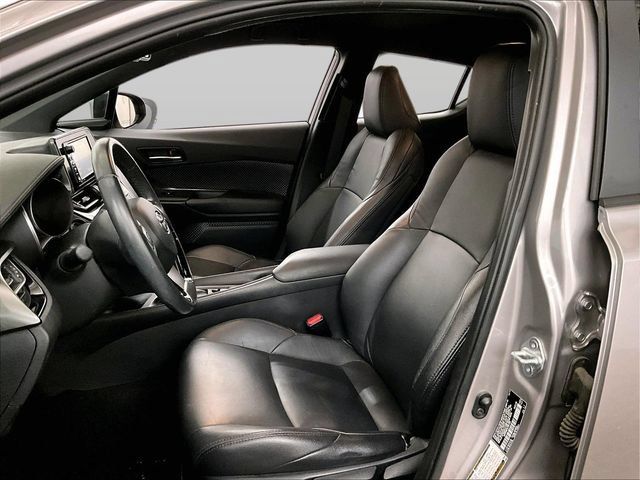 Used 2018 Toyota C-HR XLE FWD image 24