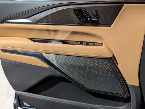 New 2025 Cadillac Escalade IQ Luxury 2 AWD/4WD image 12