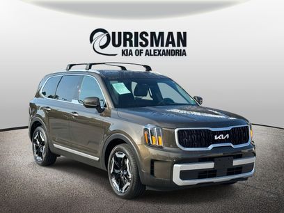 Used 2024 Kia Telluride EX w/ EX Captain's Chair Package