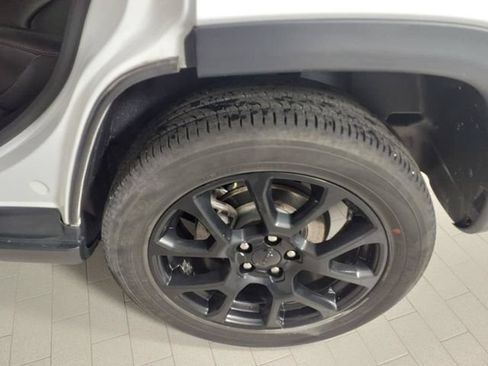 Used 2022 Jeep Compass Latitude AWD/4WD image 16