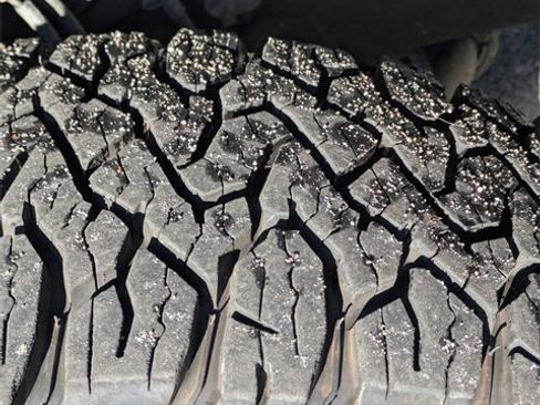 Used 2021 Chevrolet Silverado 1500 LT Trail Boss w/ Convenience Package II image 8