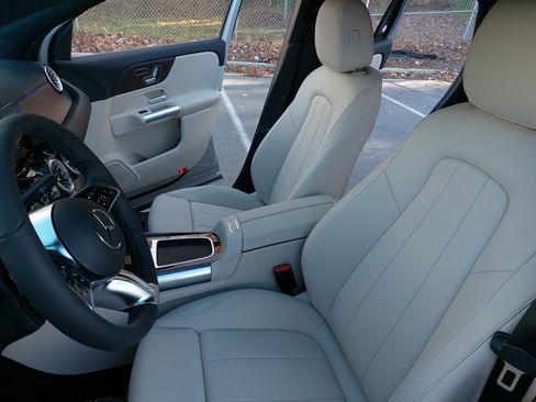 Certified 2025 Mercedes-Benz GLA 250 image 16