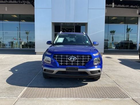 Used 2025 Hyundai Venue SEL FWD image 9