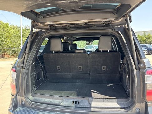 Used 2018 Ford Expedition Limited w/ Equipment Group 302A RWD image 10