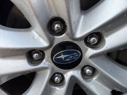 Used 2017 Subaru Legacy 2.5i Premium AWD/4WD image 28