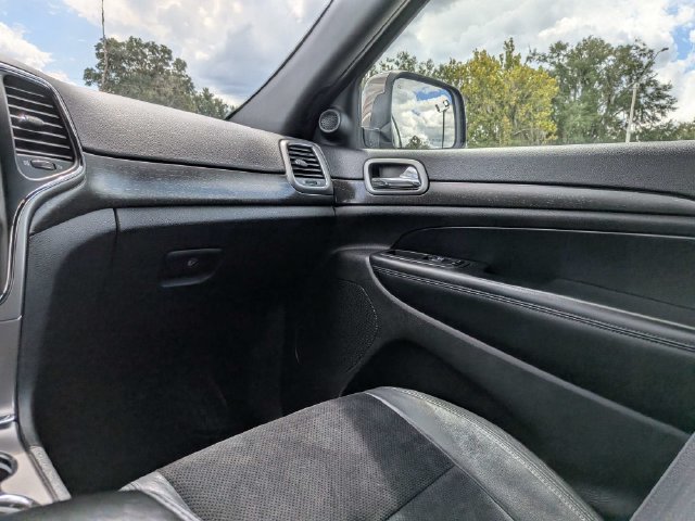 Used 2018 Jeep Grand Cherokee Laredo RWD image 17