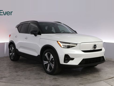 Used 2023 Volvo XC40 Recharge Plus AWD/4WD image 13