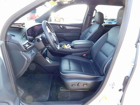 Used 2025 Buick Enclave Sport Touring image 12