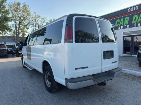 Used 2002 Chevrolet Express 3500 Extended Passenger RWD image 6