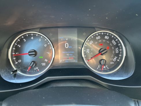 Used 2020 Toyota RAV4 XLE Premium image 22