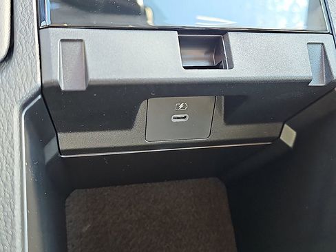 New 2026 Mitsubishi Outlander SE image 19