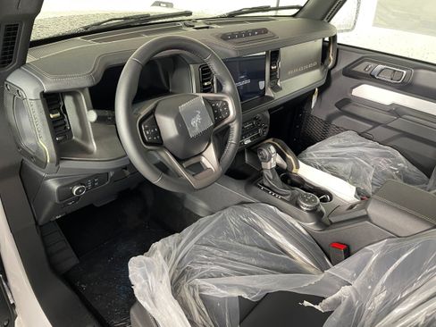 New 2025 Ford Bronco Badlands AWD/4WD image 2