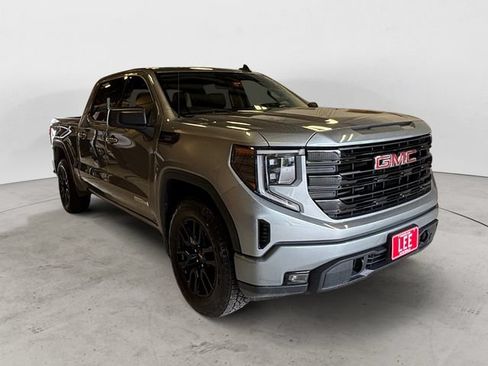 Used 2023 GMC Sierra 1500 Elevation w/ X31 Off-Road Package AWD/4WD image 8