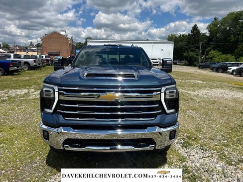 Used 2024 Chevrolet Silverado 2500 LTZ w/ LTZ Plus Package AWD/4WD image 2