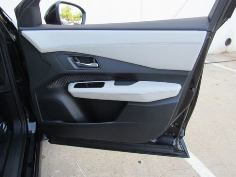 Used 2024 Nissan Ariya FWD image 19