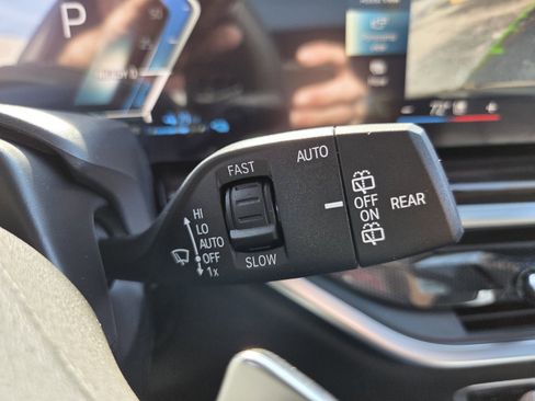 New 2026 BMW X5 xDrive50e w/ Executive Package image 29