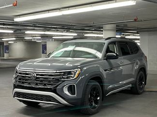 New 2026 Volkswagen Atlas Peak Edition video 3