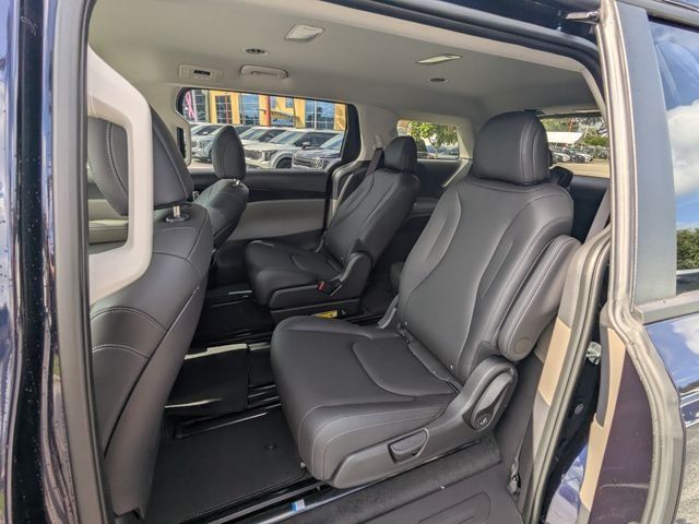 New 2027 Kia Carnival FWD image 14