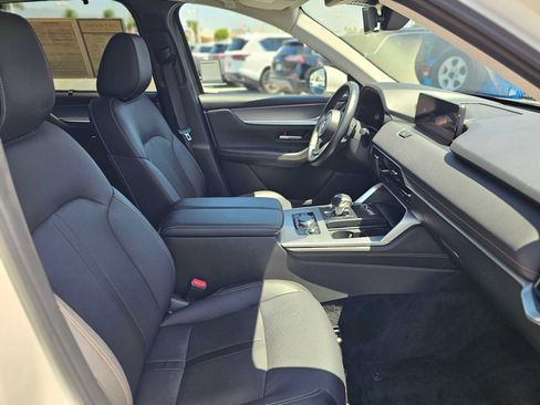 Used 2024 MAZDA CX-90 Plug-In Hybrid w/ Preferred AWD/4WD image 8