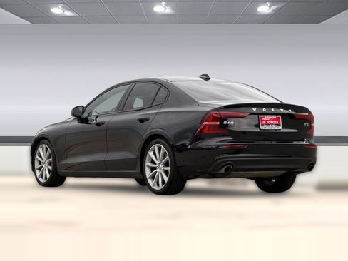 Used 2020 Volvo S60 T5 Momentum w/ Protection Package image 7