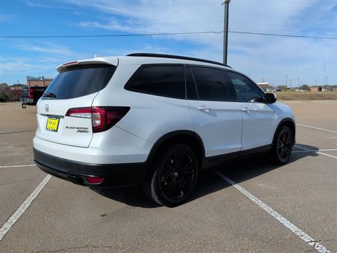 Used 2021 Honda Pilot Black Edition image 8
