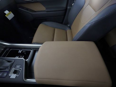 Used 2025 Lexus GX 550 w/ Accessory Package (2T) image 46