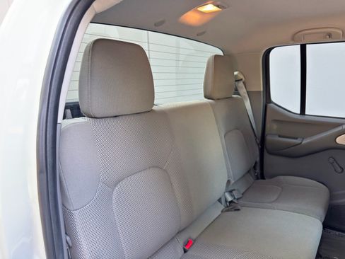 Used 2018 Nissan Frontier S AWD/4WD image 30