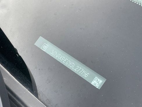 Used 2025 Chevrolet Equinox LT image 29