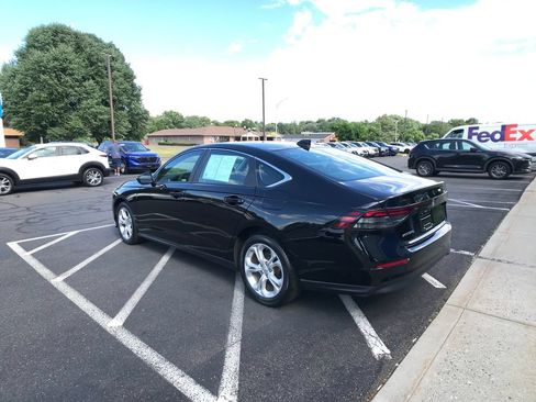 Certified 2023 Honda Accord LX image 10