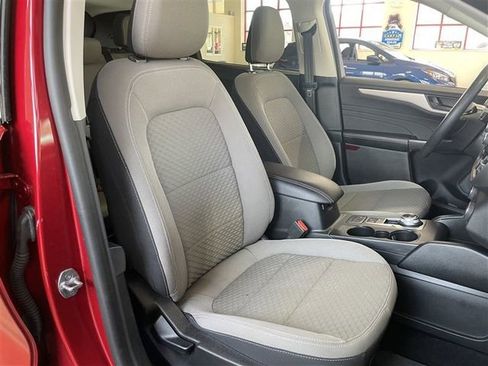 Used 2022 Ford Escape SE w/ Cold Weather Package image 23