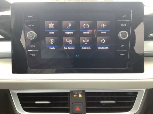 New 2026 Volkswagen Taos SE FWD image 16