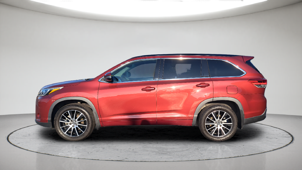 Used 2018 Toyota Highlander SE AWD/4WD image 8