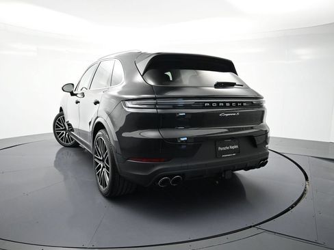 Used 2025 Porsche Cayenne S AWD/4WD image 24