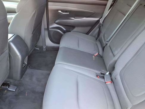 Certified 2025 Hyundai Tucson SE image 17