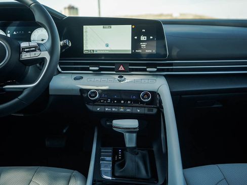 New 2026 Hyundai Elantra Limited FWD image 15