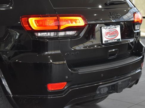 Used 2021 Jeep Grand Cherokee Laredo X AWD/4WD image 9