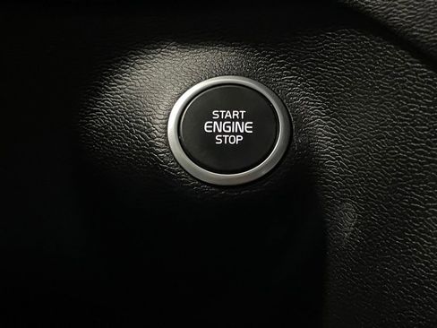 Used 2021 Volvo XC40 T5 R-Design w/ Advanced Package image 23