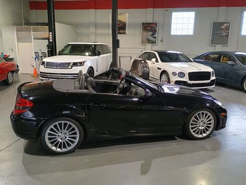 Used 2011 Mercedes-Benz SLK 300 image 10