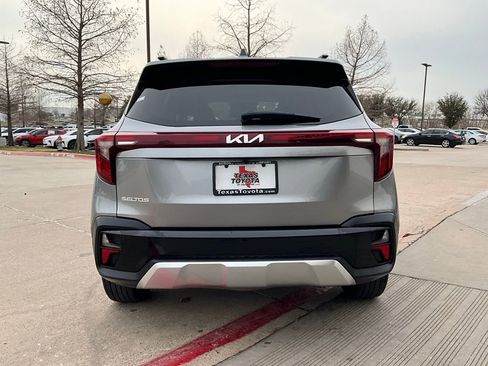 Used 2025 Kia Seltos S image 7
