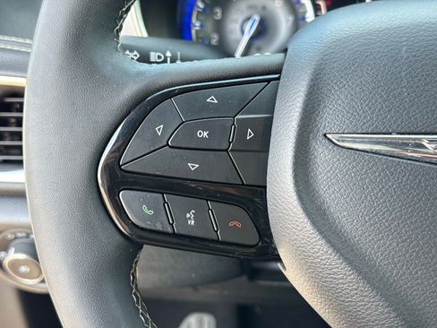 Used 2025 Chrysler Pacifica Limited FWD image 31