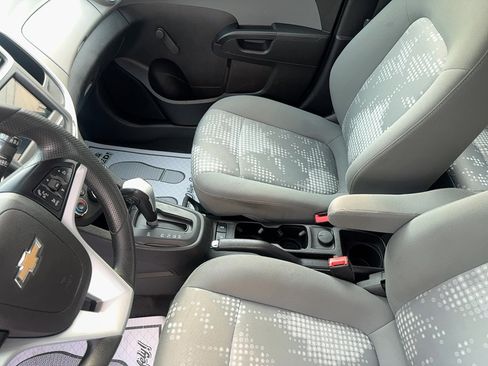 Used 2019 Chevrolet Sonic LT image 17