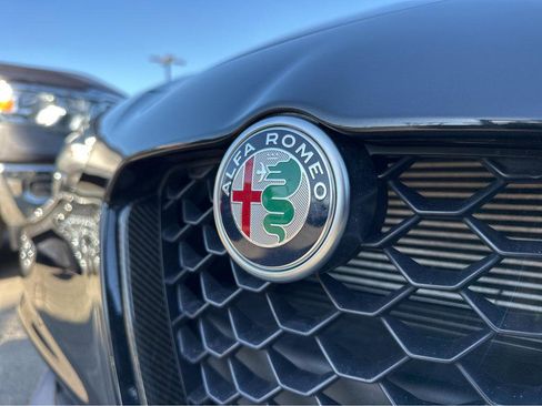 Used 2023 Alfa Romeo Giulia Estrema image 44