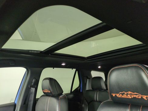 Used 2025 Honda Pilot TrailSport image 24