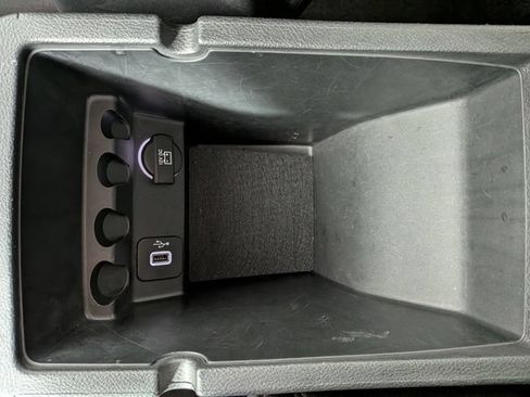 Used 2016 Jeep Cherokee 75th Anniversary AWD/4WD image 21
