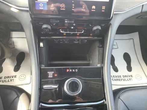 Used 2022 Jeep Grand Cherokee L Limited image 13