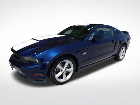 Used 2010 Ford Mustang GT RWD image 2